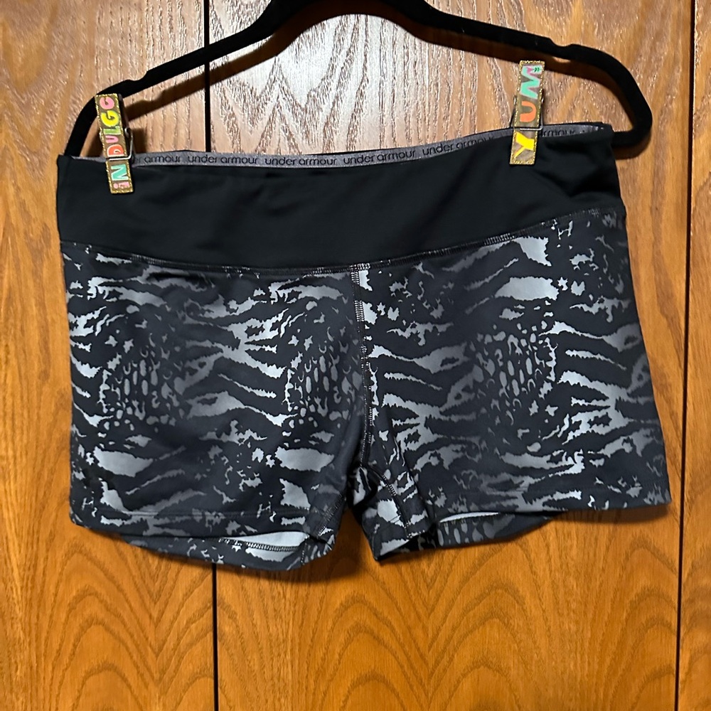 Under Armour Women's Black and Gray Shorts
